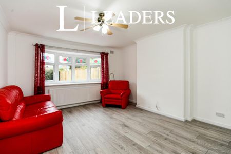 3 bedroom semi-detached house to rent - Photo 2