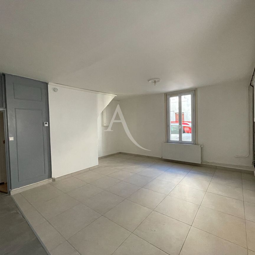 Location Maison 4 pièces 80m² FONTENAY LE COMTE 85200 - Photo 1