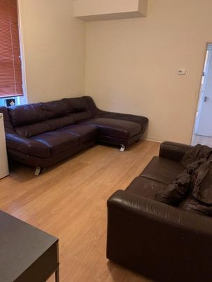 5 bedroom semi-detached house to rent - Photo 1