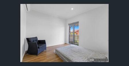 Screams Luxurious Lifestyle - Photo 4