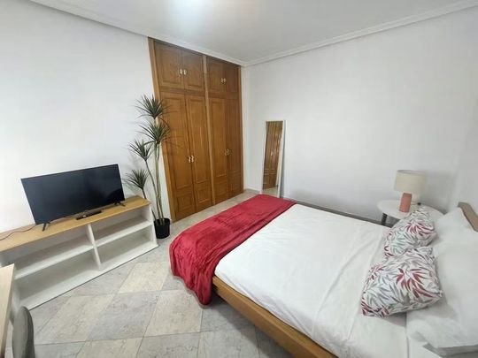 Calle Sanz Raso, Madrid, Community of Madrid 28038 - Photo 1