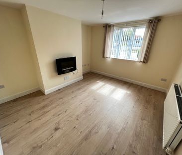 Regis Road, Tettenhall, Wolverhampton - Photo 6