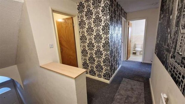 Barton Court, Kingsway, Winsford, CW7 - Photo 1