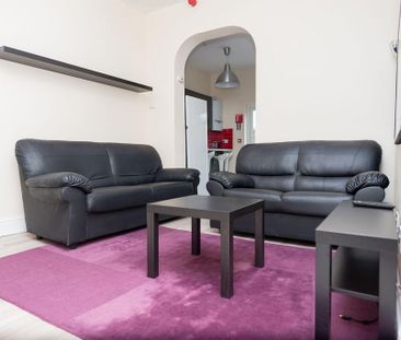 1 bedroom in a house share to rent - Photo 1