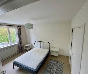 Room in a Shared House, Little Bornes, SE21 - Photo 1