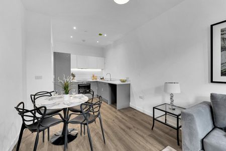 2 bedroom flat to rent - Photo 2