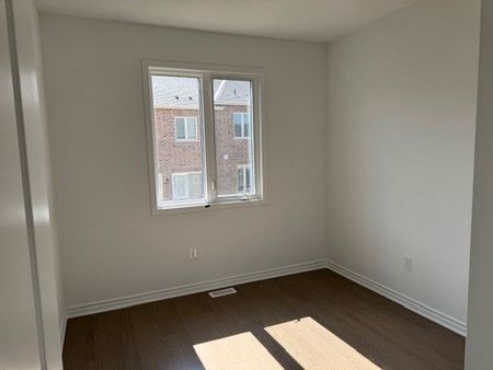 For Lease - 3208 Meadowridge Drive, Oakville, Ontario - Photo 5