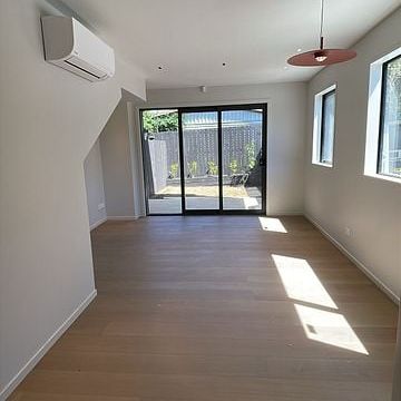 Modern 3BR Townhouse in Wesley - Photo 1