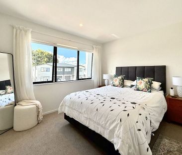 Perfectly located and stylish 2 bed townhouse - Photo 4
