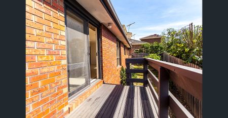 Appealing Four bedroom home in Prime location - Photo 3