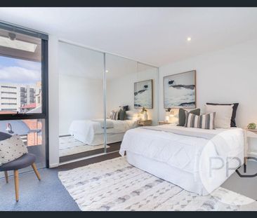 Class on Collins - Photo 5