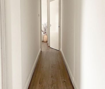 1 Bed Flat, Roman Road, E3 - Photo 3