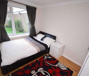 Sandon Cresent, Little Neston, CH64 - Photo 4