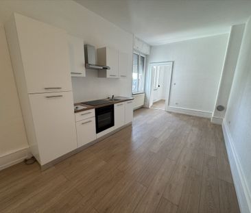 Location Appartement 4 pièces 83m² - Photo 4