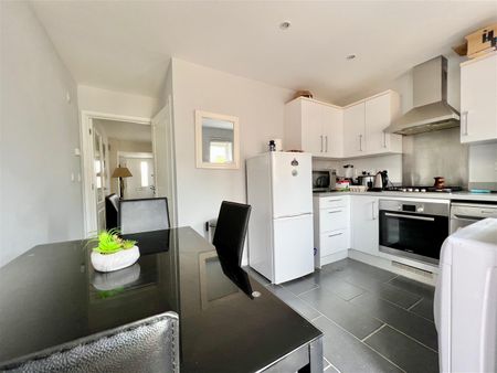 Derriford, Plymouth - Photo 2