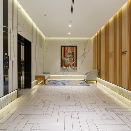 One Bedroom Apartment With Oversized Study And Lift Access - Photo 3