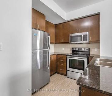 Hurontario/Burnamthorpe Bright 2Bdrm Modern Open Concept Kitchen - Photo 1