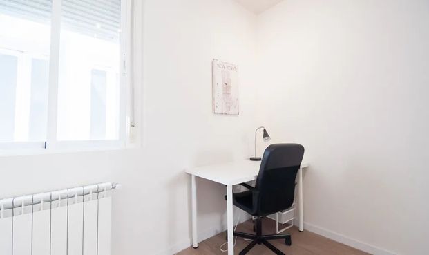 Calle de Santa Feliciana, Madrid, Community of Madrid 28010 - Photo 1