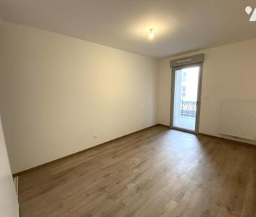 Appartement au 1er étage, 2 chambres, grande terrasse, place de par... - Photo 5