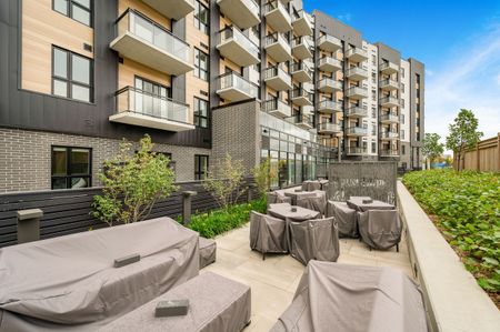 For Lease - 3008 William Cutmore Boulevard Unit# 418, Oakville, Ontario - Photo 2