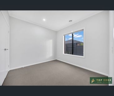 37 Wimbledon Boulevard, Strathtulloh, Vic 3338 - Photo 6
