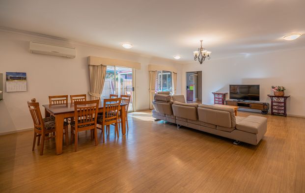 2/28 Golflinks Avenue, Oakleigh VIC 3166 - House For Rent | Domain - Photo 1