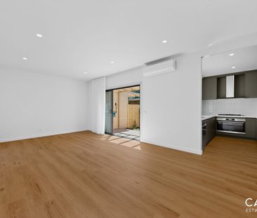 Modern 3-Bedroom Townhouse - Photo 1