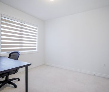 For Lease - 74 Amos Lehman Way, Whitchurch-Stouffville, Ontario - Photo 1