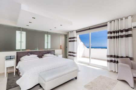 Detached Villa · La Quinta - Photo 2