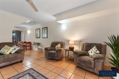 Unfurnished - 2 Bed Home in Prime Location! - Photo 3