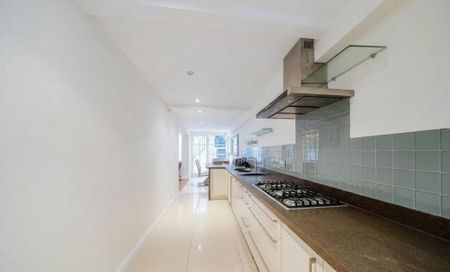 2 bedroom flat to rent - Photo 2