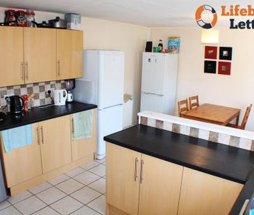 1 bedroom in a house share to rent - Photo 1