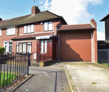 4 bedroom semi-detached house to rent - Photo 6