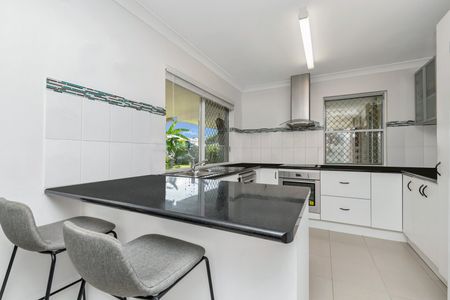 The Perfect Location, Layout & Lifestyle-Complete with Exceptional Entertaining Spaces! - Photo 4