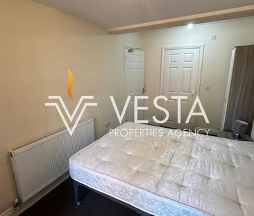 4 bedroom terraced house to rent - Photo 3