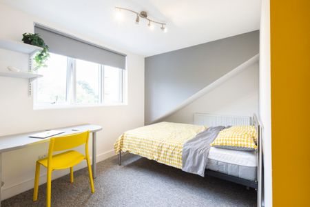 Norwood Grove,, Hyde Park, Leeds - Photo 4