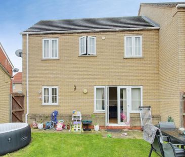 2 bedroom semi-detached house to rent - Photo 6