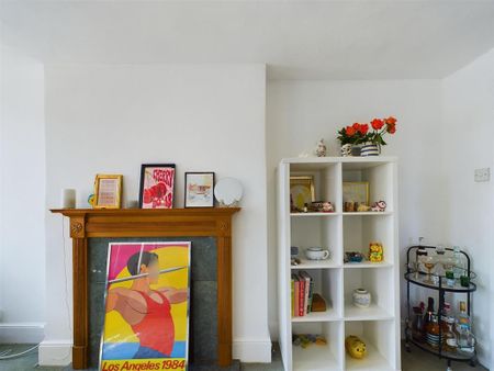 3 bedroom maisonette to rent - Photo 3