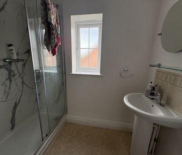 Holly Close, March, Manea - Photo 6