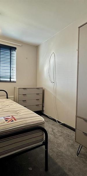 1 bedroom in a house share to rent - Photo 1