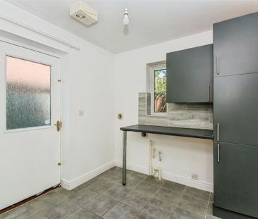 Penrose Gardens - Photo 5