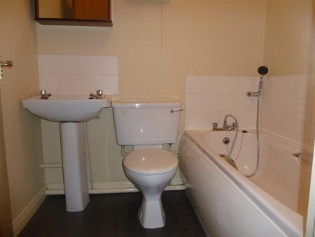 Studio to rent - Photo 5