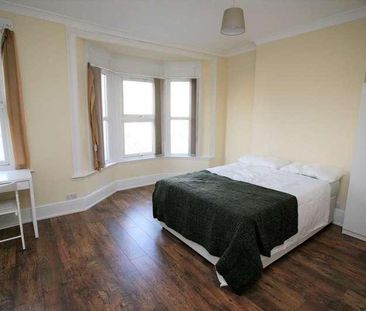 Acquire Estate Agents Amazing Mossford Street House, E3 - Photo 1