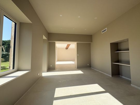 Location Maison 9 pièces 371m² CHAPONOST 69630 - Photo 1