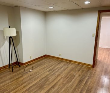 For Lease - 121 Jackman Crescent, Vaughan, Ontario - Photo 2