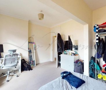 4 bedroom flat to rent - Photo 6