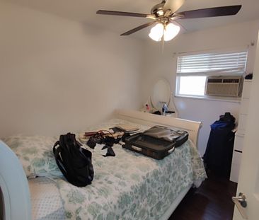 Cozy Three Bedroom Rancher - Photo 6