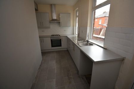 2 bed House - Terraced for Rent - Photo 2