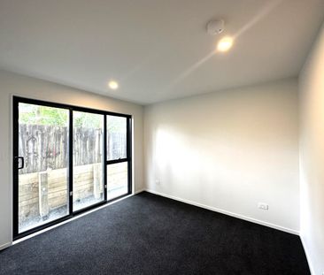 A Stylish Townhouse in Panmure - Photo 5
