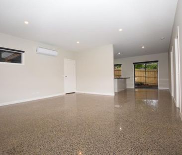 2/17 Greenville Street, Mooroolbark - Photo 4